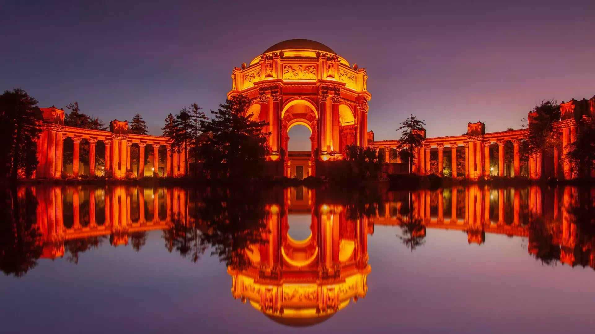 Palace of Fine Arts at night.